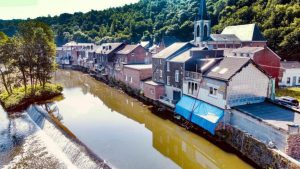 Assurances habitation et auto : une possible augmentation de 5 % pour couvrir une surprime liée aux émeutes